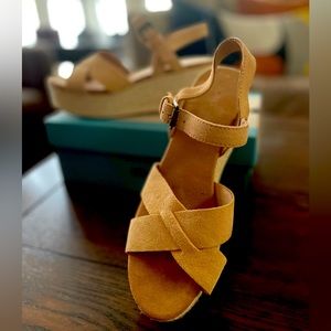 TOMS Wedge Sandals, Honey Beige, Size 8